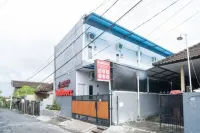RedDoorz @ Jalan Gunung Talang Mahendradatta Hotel in zona Sanggar Rahayu