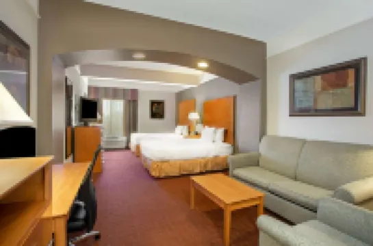 La Quinta Inn & Suites by Wyndham Norfolk