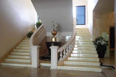 Kresident Hotel Отели рядом с достопримечательностью «Naresuan University»