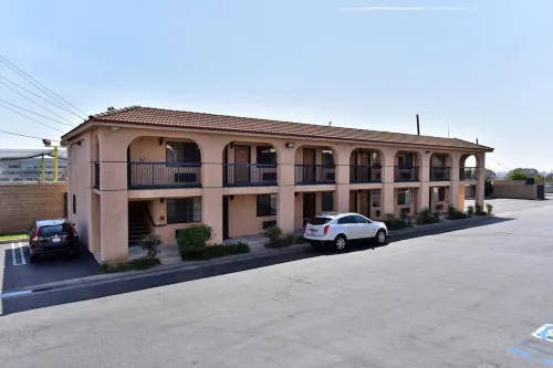 La Mirage Inn LAX Airport