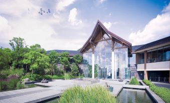 Elysian Jeju Golftel