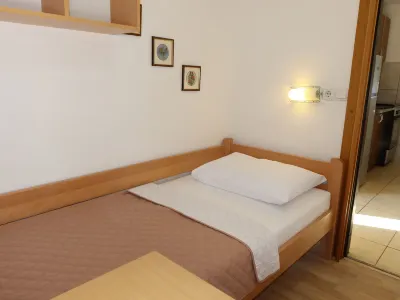 Tin Hotels in 