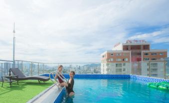 Maxhome Luxury Hotel