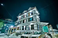 Hotel Him Regency by Pahadi Hospitality - キッチン