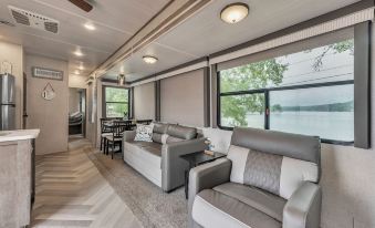 Lakeside Retreat on Neely Henry Lake 1 Bedroom Villa by RedAwning