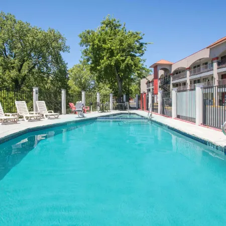Super 8 by Wyndham Austin University/Downtown Area