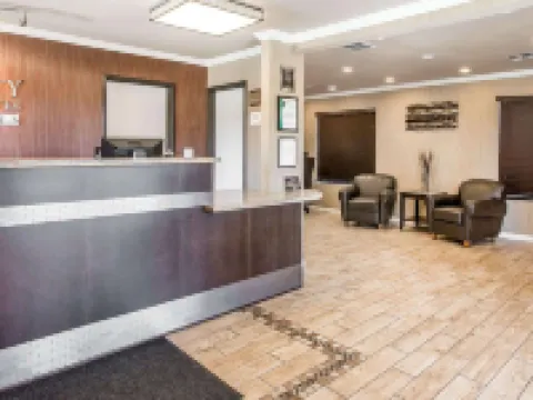 Quality Inn & Suites Woodland - Sacramento Airport Hotels in Woodland