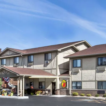 Super 8 by Wyndham Ottawa Starved Rock