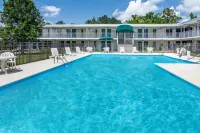 Days Inn by Wyndham Cullman - Pools