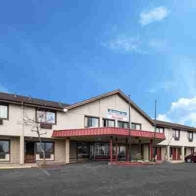 Rodeway Inn Hotel Exterior