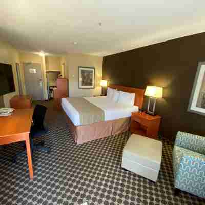Best Western Strathmore Inn Rooms