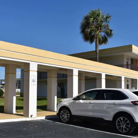 Super 8 by Wyndham Ocala I-75