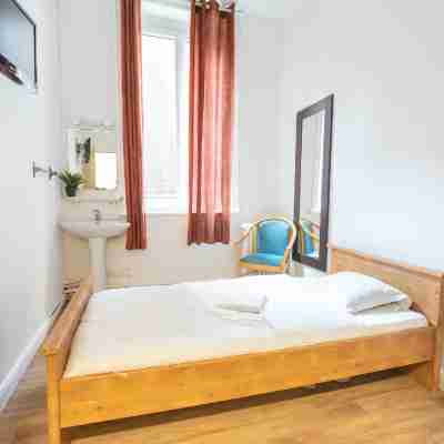 Le Paris Brest Rooms