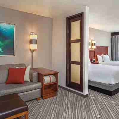 Hyatt Place Cincinnati Blue Ash Rooms