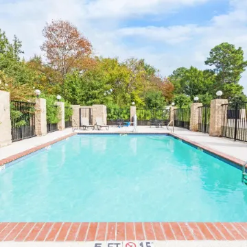 GRANDER INN & SUITES by IHG