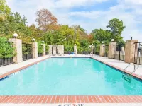 GRANDER INN & SUITES by IHG