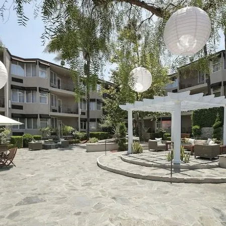 The Belamar Hotel Manhattan Beach, Tapestry Collection by Hilton