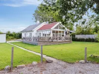 "Meinolf" - 200m from the Sea