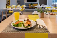 City Express Plus by Marriott Guadalajara Palomar - breakfast