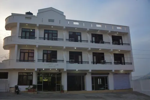 Hotel Maha Luxmi Palace Hotel di Katra