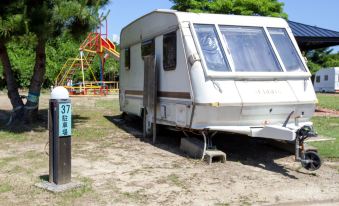 Heart Land Hills in Noto 37 Trailer House Sho