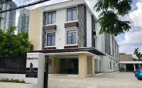 Sans Vibes Firdaus Mansion Kemang Hotels in Kemang