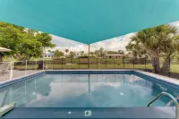 Heated Pool: Canal-Front Rotonda West Retreat - Pet friendly