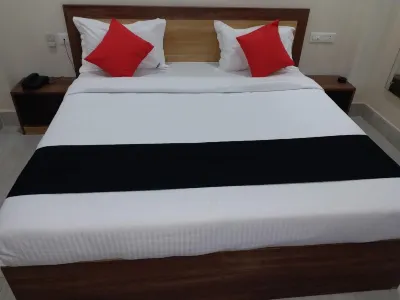 Hotel Adish Hotel in zona Paramahansanath Temple