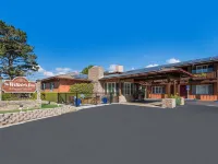Clarion Collection Wilkie's Inn Pacific Grove - Monterey Hotels near Point Pinos Lighthouse