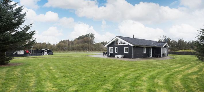 "Erene" - 850m from the Sea Hotels in Lokken