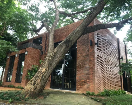 บ้านต้นแจง โรงแรมในอำเภอ มโนรมย์