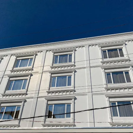 White Palace Hotel