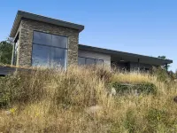 "Linda" - 200m from the Sea