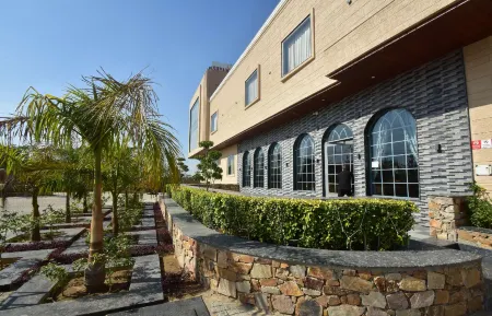 Hotel Shyamleela Отели рядом с достопримечательностью «KHATU SHYAM JI»