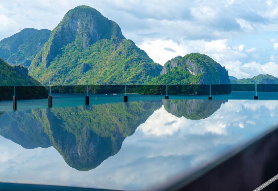 에이치 호텔 루프탑 바 전망