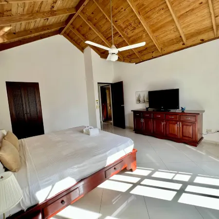 Casati Pearl House, Big House with Private Pool!
