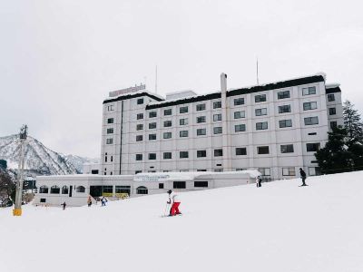 施設外観 越後湯沢温泉 露天大岩風呂の宿 湯沢東映ホテルの写真