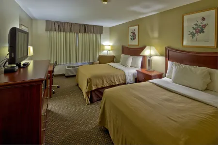 Country Inn at the Mall Отели рядом с достопримечательностью «John Bapst Memorial High School»