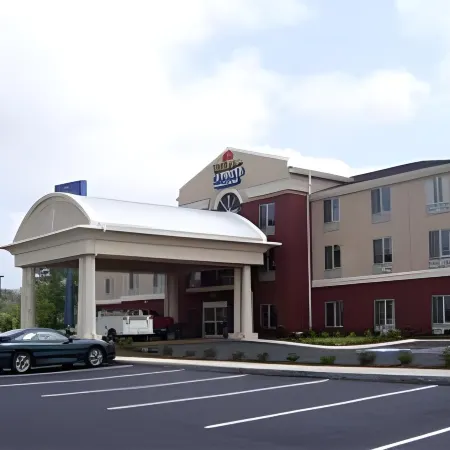 Holiday Inn Express & Suites DICKSON by IHG