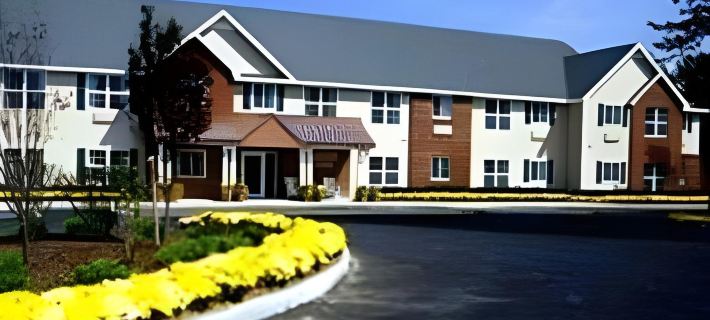 Cresthill Suites Syracuse Hotels in DeWitt