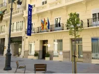 カジュアル バレンシア デル シネ クアルト塔周辺のホテル