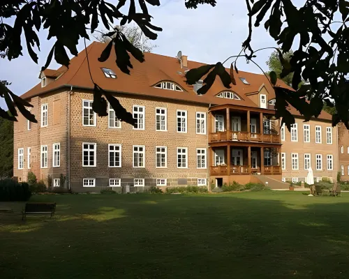 Hotel & Restaurant Gutshaus Ludorf Ξενοδοχεία στην πόλη Muritz