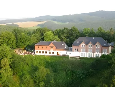 Panoramahotel & Restaurant am Marienturm Hotels in der Nähe von Thüringer Bauernhäuser