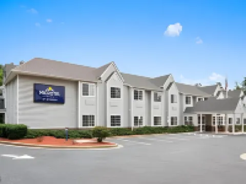 Microtel Inn & Suites by Wyndham Southern Pines / Pinehurst Hotels in Moore County