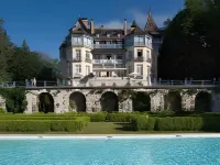 Chateau Des Avenieres Hôtels à proximité de : UCPA Vitam