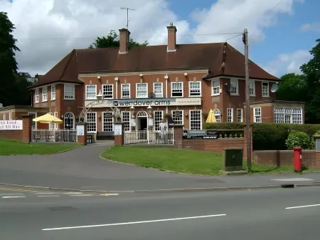 Wendover Arms Hotel Отели рядом с достопримечательностью «Библиотека Хай-Уиком»