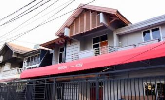 RedDoorz Plus Near Mall Kelapa Gading