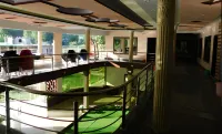 Hotel Pine Breeze and Restaurant