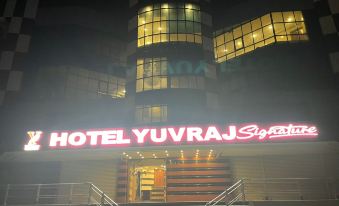 Hotel Yuvraj Signature