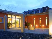 AKZENT Hotel Restaurant Haus Surendorff - Birgit Surendorff e.K. Hotels in der Nähe von Ökumenische Autobahnkapelle Dammer Berge